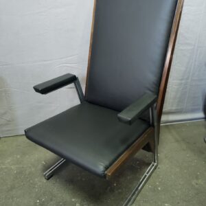 Fauteuils van J.J.M. Vegter en T.T. Deurvorst