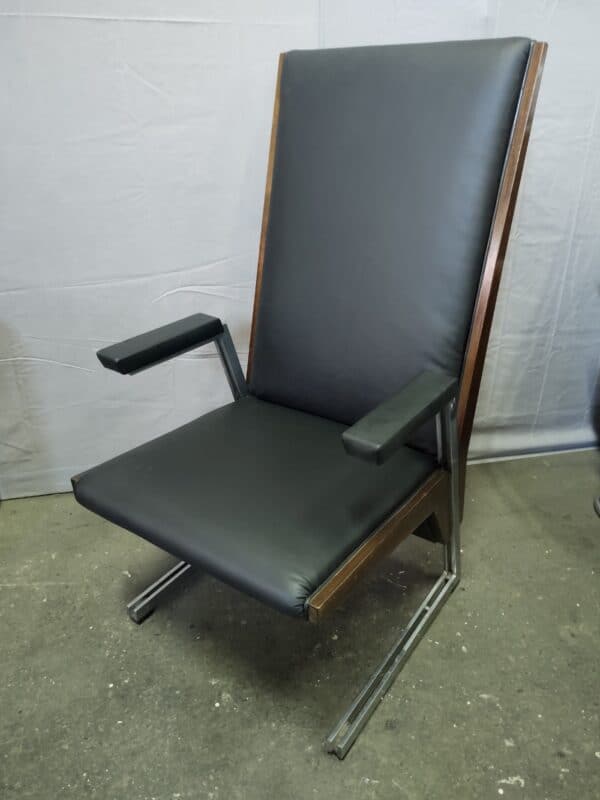Fauteuils van J.J.M. Vegter en T.T. Deurvorst