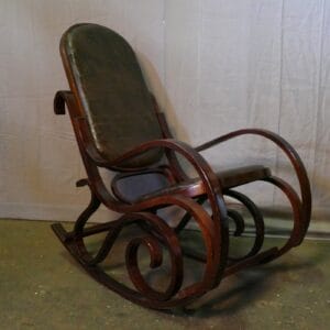 Italiaanse design schommelstoel van Luigi Crassevig